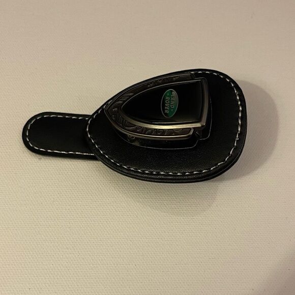 Land Rover Sunglass Holder for Car with Logo Black PU Leather NWT - Picture 4 of 9